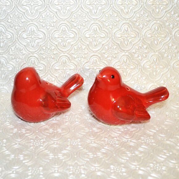 Ceramic Red Birds Salt And Pepper Shakers Tableware Dining Serveware Decor - Picture 2 of 5